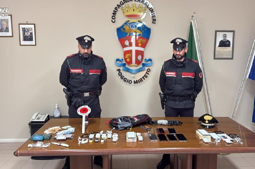 Droga e cellulari destinati al carcere: tre arresti dopo inseguimento sulla Salaria