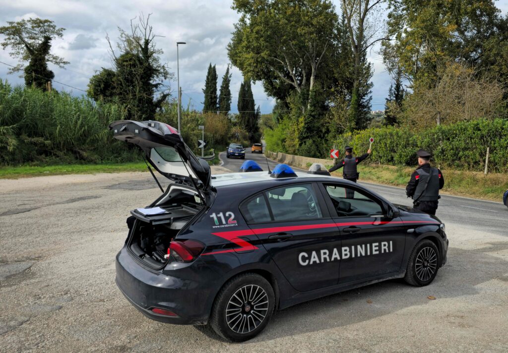 Si finge venditore porta a porta e aggredisce una donna: arrestato 53enne in Bassa Sabina