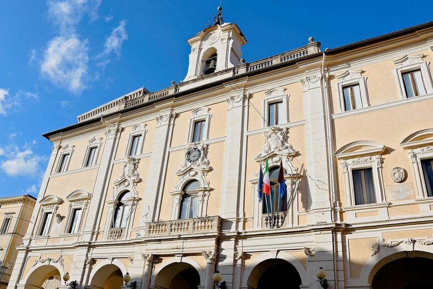 Nuovi sportelli sociali in Comune: via libera della Giunta a servizi per endometriosi, vita indipendente e cittadinanza