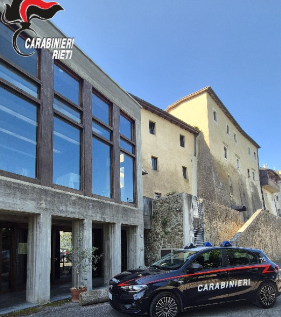 Aggredisce due carabinieri durante un controllo: arrestato 28enne a Castelnuovo di Farfa