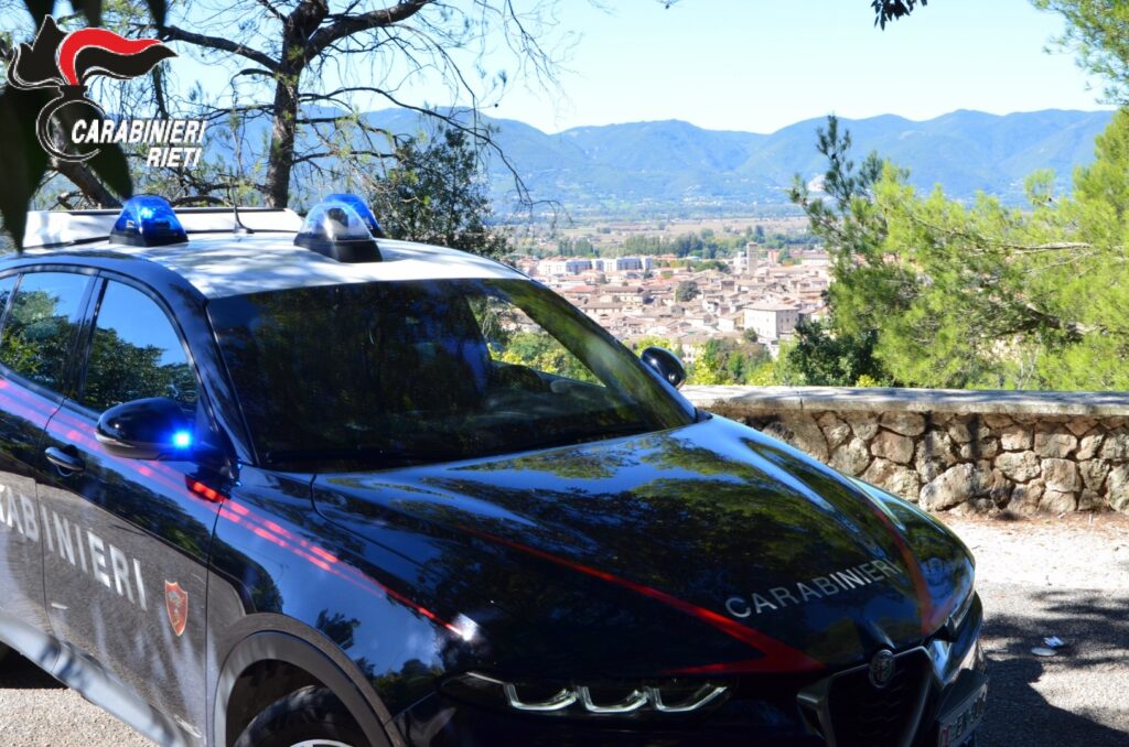 Rieti, sorpreso a rubare nelle auto in sosta: denunciato un 23enne
