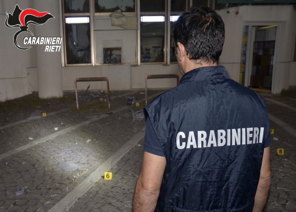 Assalto al bancomat di Pescorocchiano con la “marmotta”: arrestato un 49enne, caccia ai complici