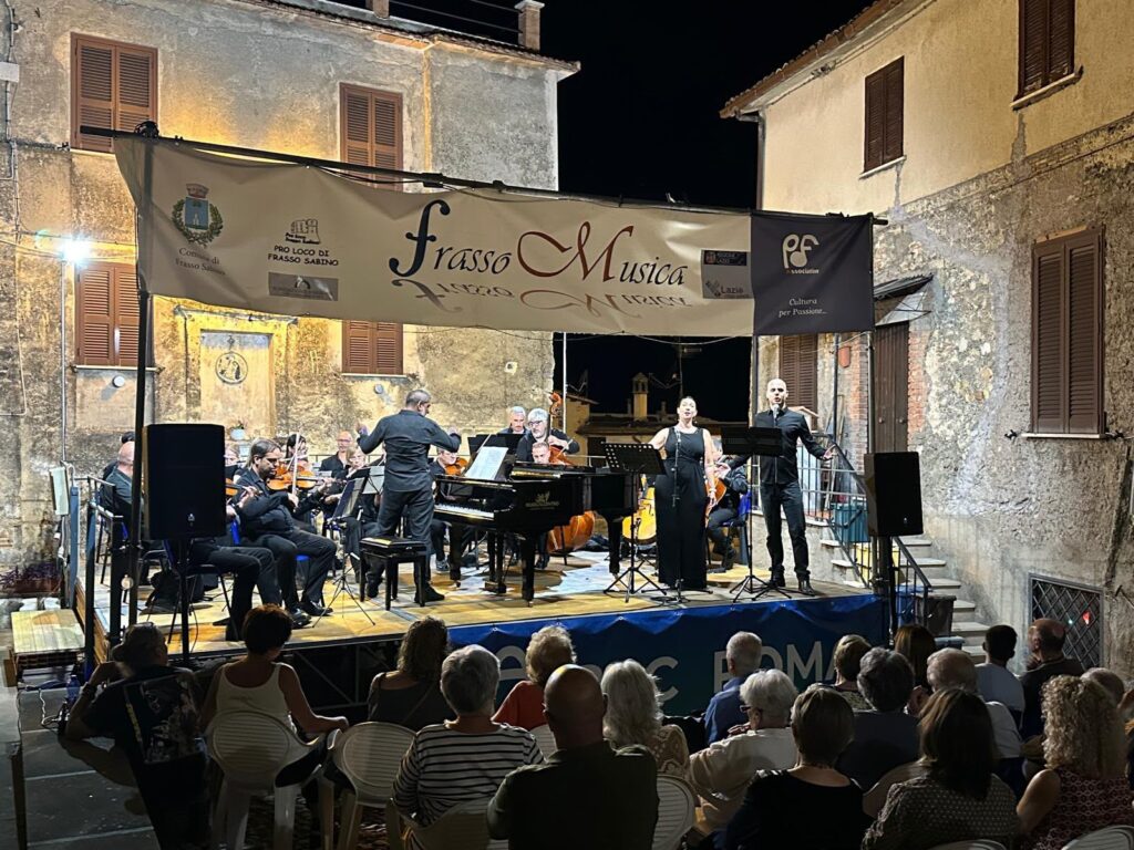 FrassoMusica celebra la 36ª edizione: una settimana di concerti tra tango, opera, swing e canzone d’autore