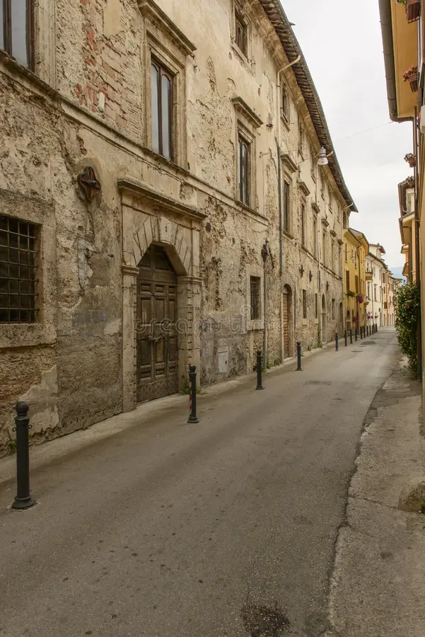 Rieti, via San Francesco chiusa domenica 12 luglio per la rimozione delle luminarie