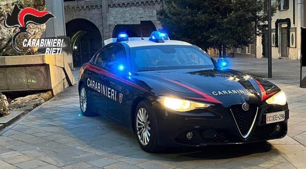 Rieti, tenta di uscire dal supermercato senza pagare la spesa: arrestato 61enne
